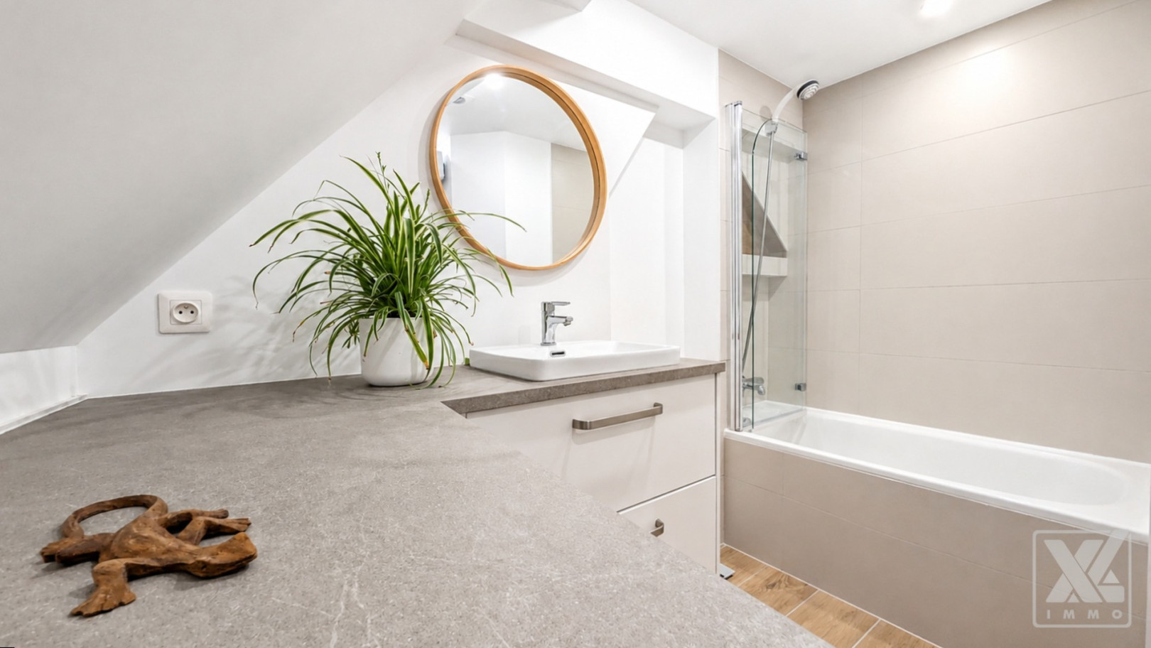 
                                                Vente
                                                 Briançon centre - Superbe type 4 en duplex