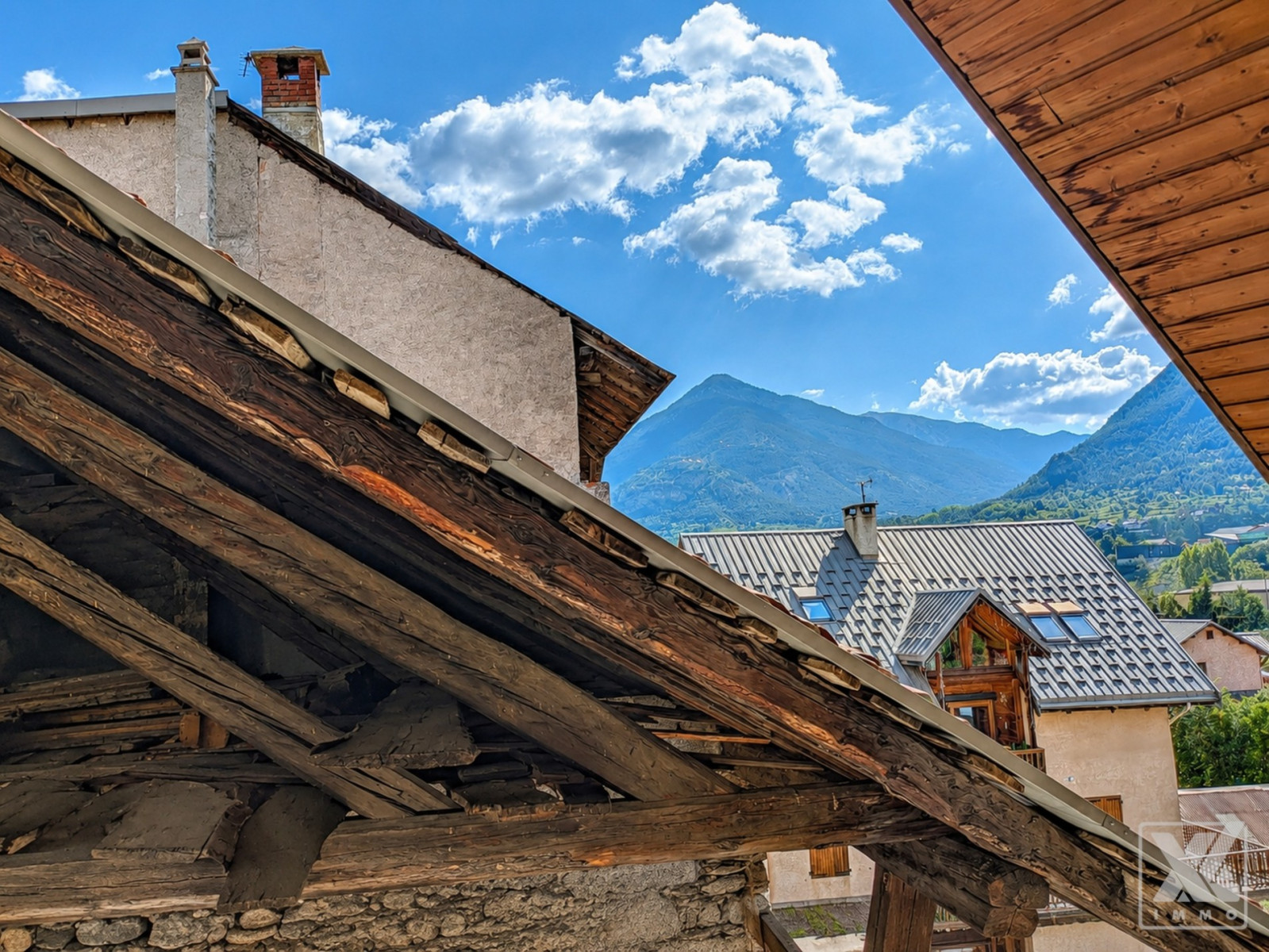
                                                Vente
                                                 BRIANÇON – Joli T2 traversant de 51,79 m2 + Cave