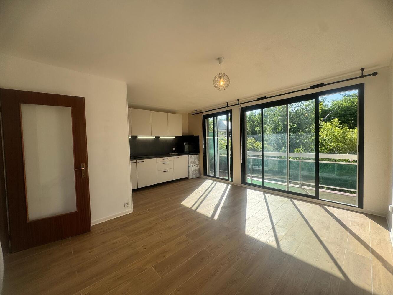 
                                                Location
                                                 Bry/Marne à 8 min. du RER, 2p balcon parking