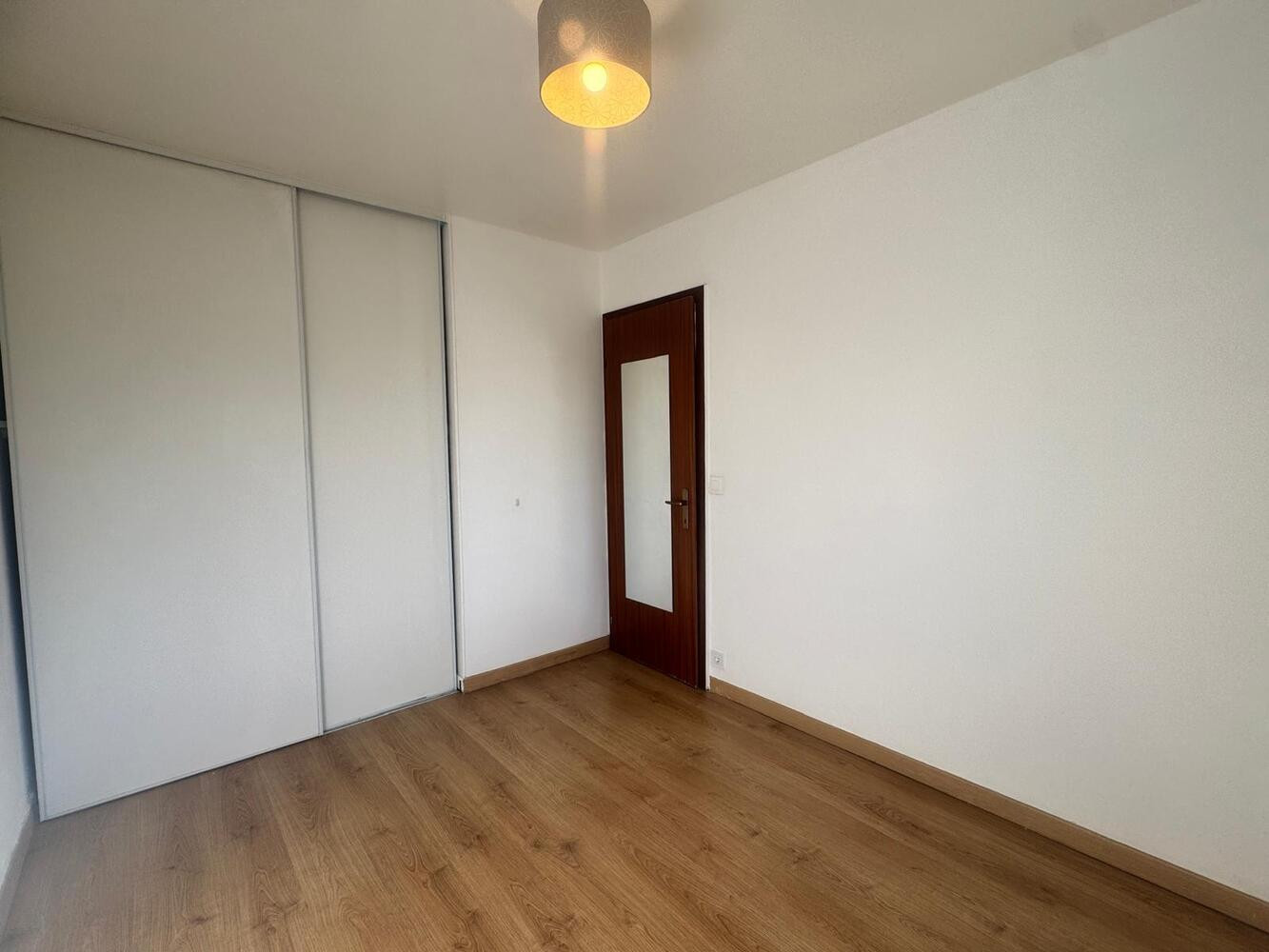 
                                                Location
                                                 Bry/Marne à 8 min. du RER, 2p balcon parking