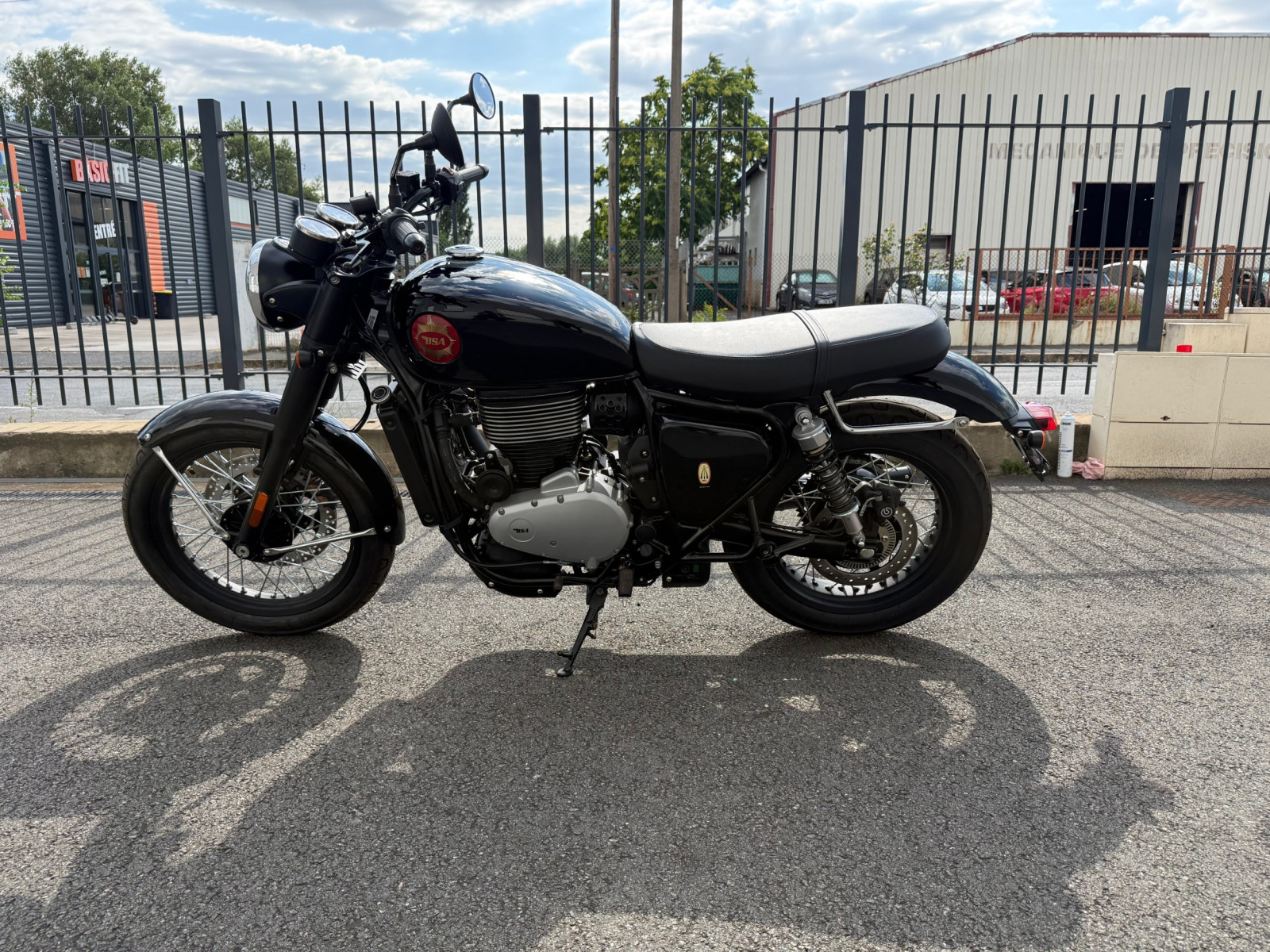 
                                                Moto - Scooter
                                                 BSA Goldstar 650 2026