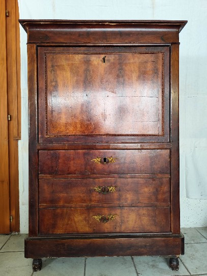 
                                                Meuble
                                                 Buffet ancien en bois massif merisier petit prix