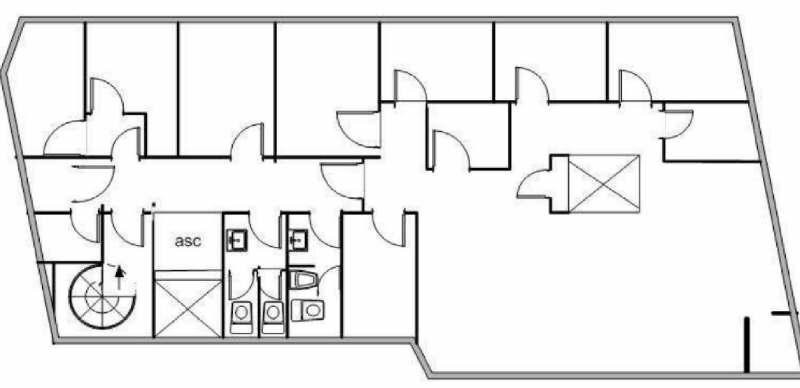 
                                                Location
                                                 Bureau 325 m²