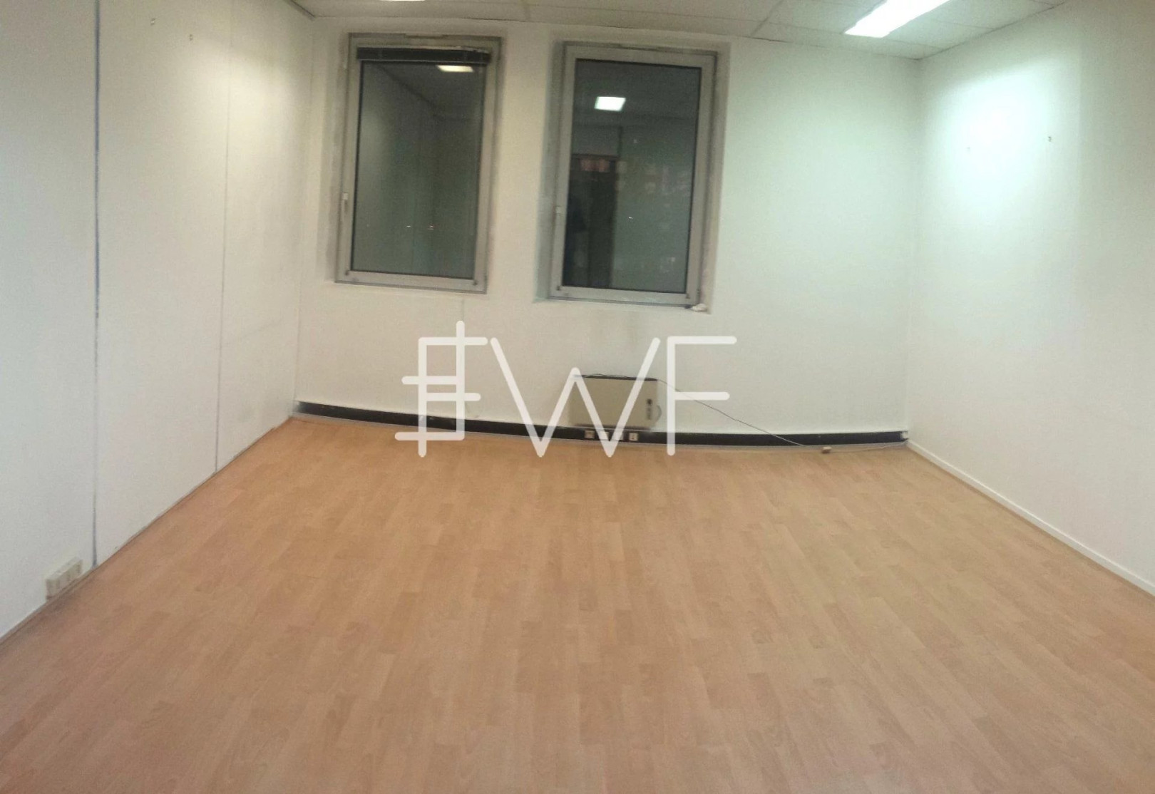 
                                                Location
                                                 Bureau 46 m²