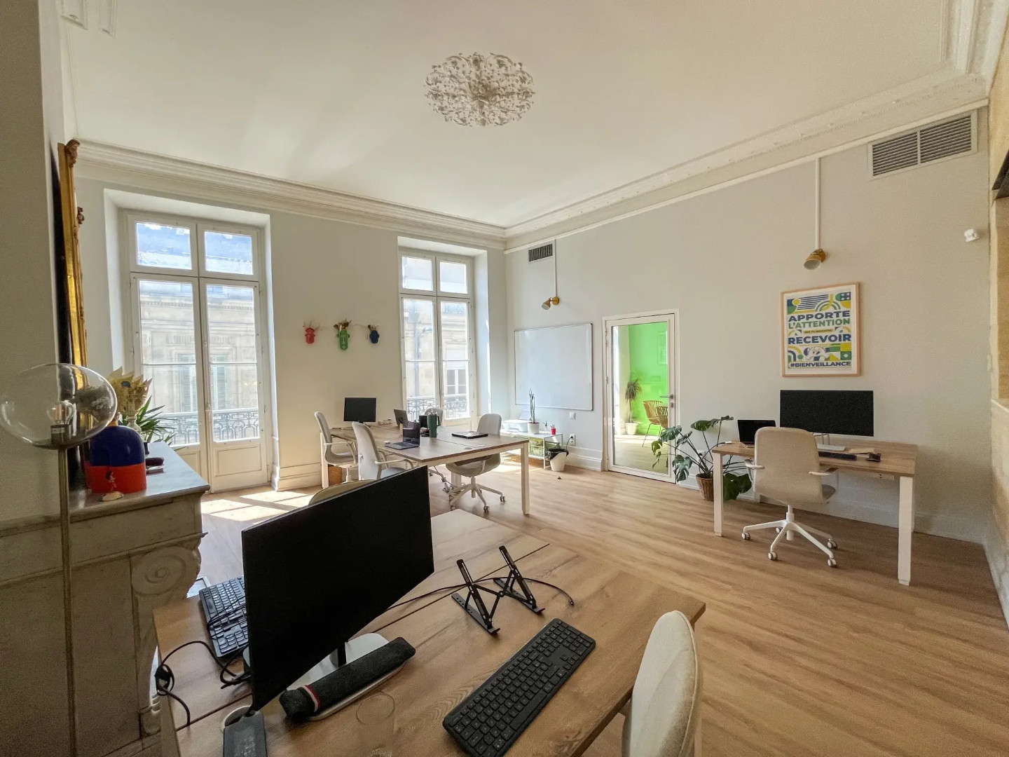 
                                                Location
                                                 Bureau 6 Postes 129m2 - Chartrons