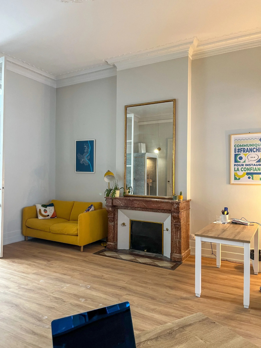 
                                                Location
                                                 Bureau 6 Postes 129m2 - Chartrons