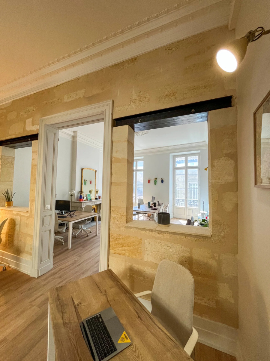 
                                                Location
                                                 Bureau 6 Postes 129m2 - Chartrons