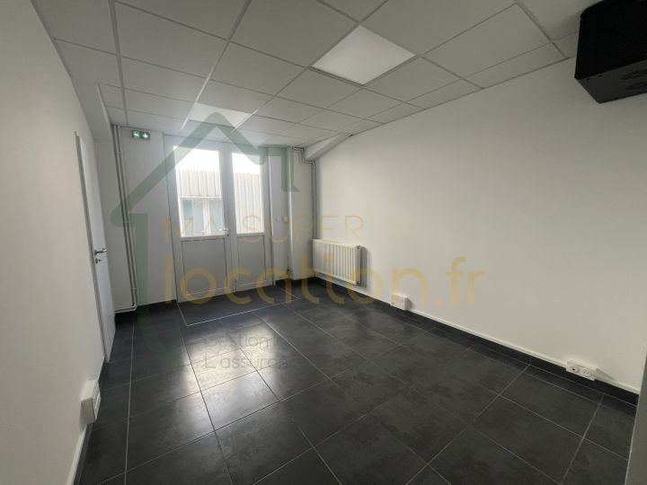 
                                                Location
                                                 Bureau de 17m2 à Saint-Quentin