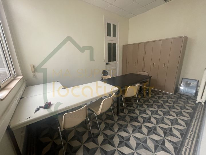 
                                                Location
                                                 Bureau de 17m2 situé dans le centre-ville de Saint-Quentin