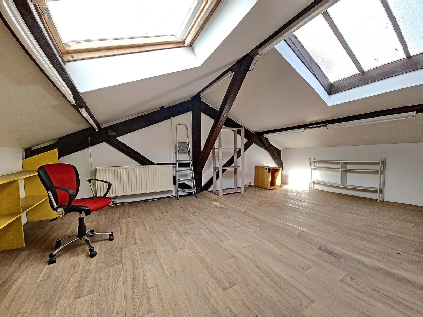 
                                                Location
                                                 Bureau de 18m² - Saint Ouen