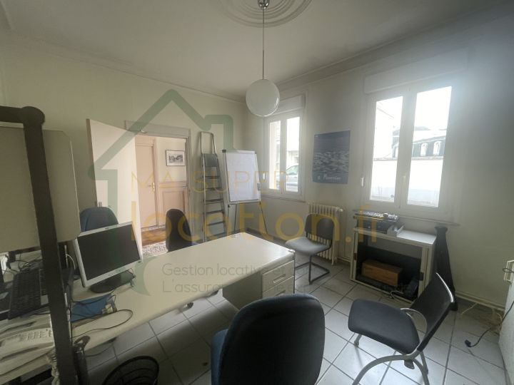 
                                                Location
                                                 Bureau de 20m2 situé dans le centre-ville de Saint-Quentin