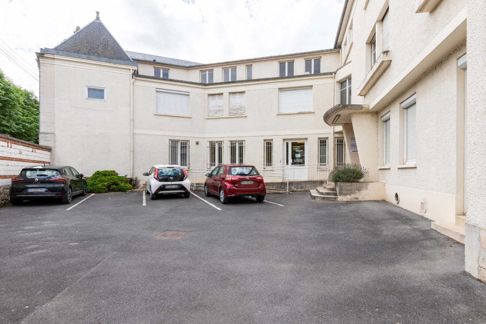 
                                                Vente
                                                 Bureaux - 562 m² - Châlons-en-Champagne