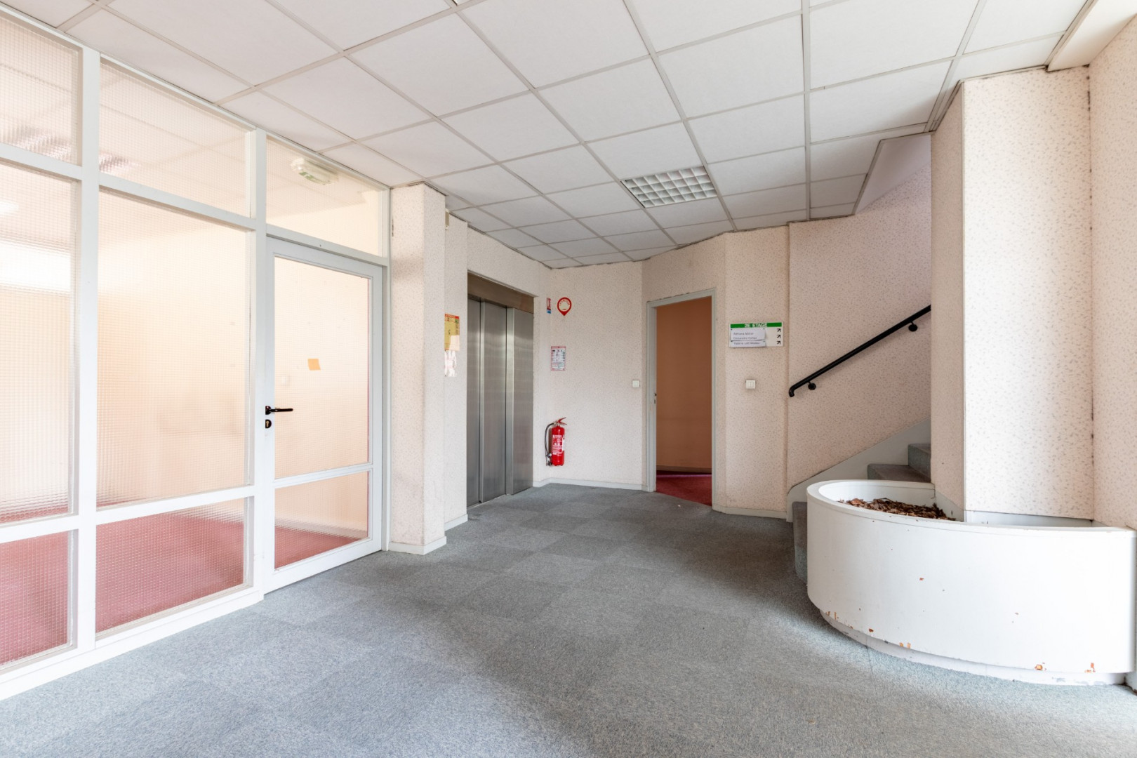 
                                                Vente
                                                 Bureaux - 562 m² - Châlons-en-Champagne