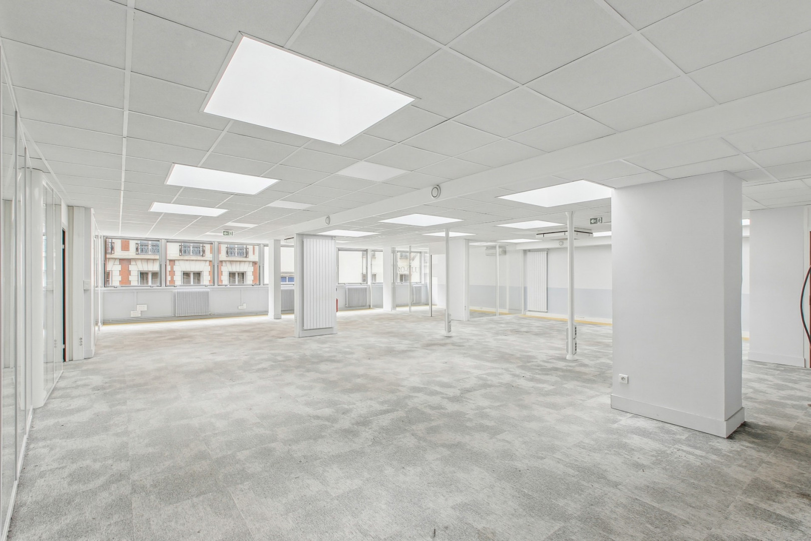 
                                                Vente
                                                 BUREAUX AVENUE KLEBER