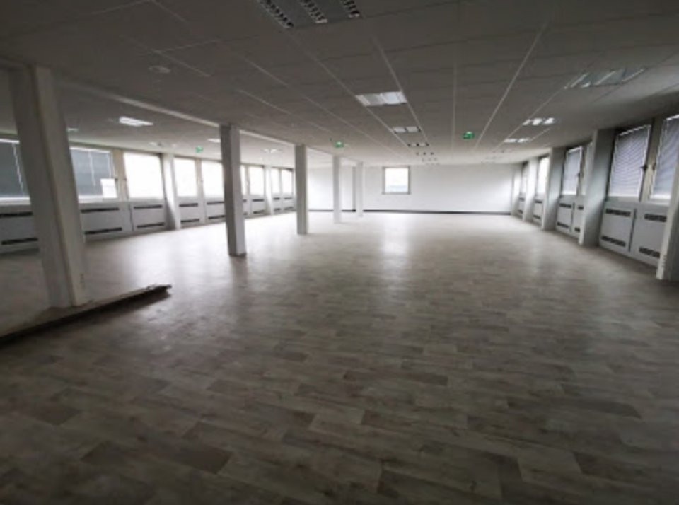 
                                                Location
                                                 Bureaux de 270 m² à louer à Neuville-en-Ferrain - Hauts-de-France (Nord)