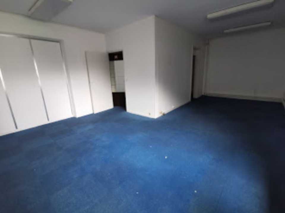 
                                                Location
                                                 Bureaux de 50 m² à louer – Croix – Nord (59)