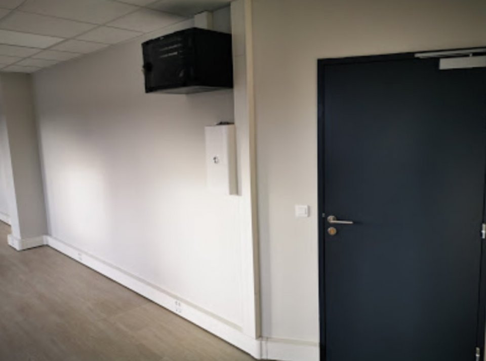 
                                                Location
                                                 Bureaux de 57 m² en location à Roubaix (Nord 59)