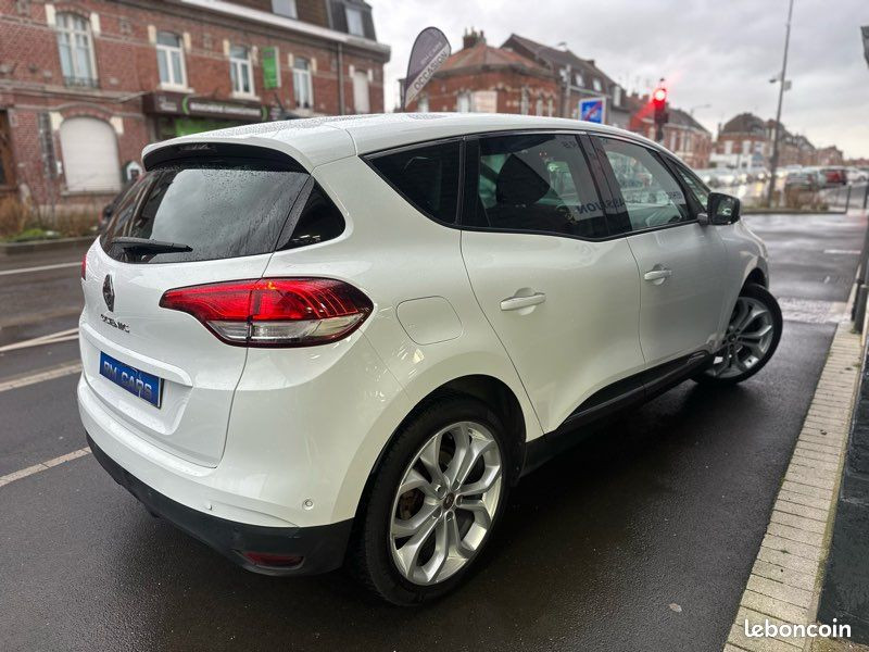 
                                                Voiture
                                                 BUSINESS