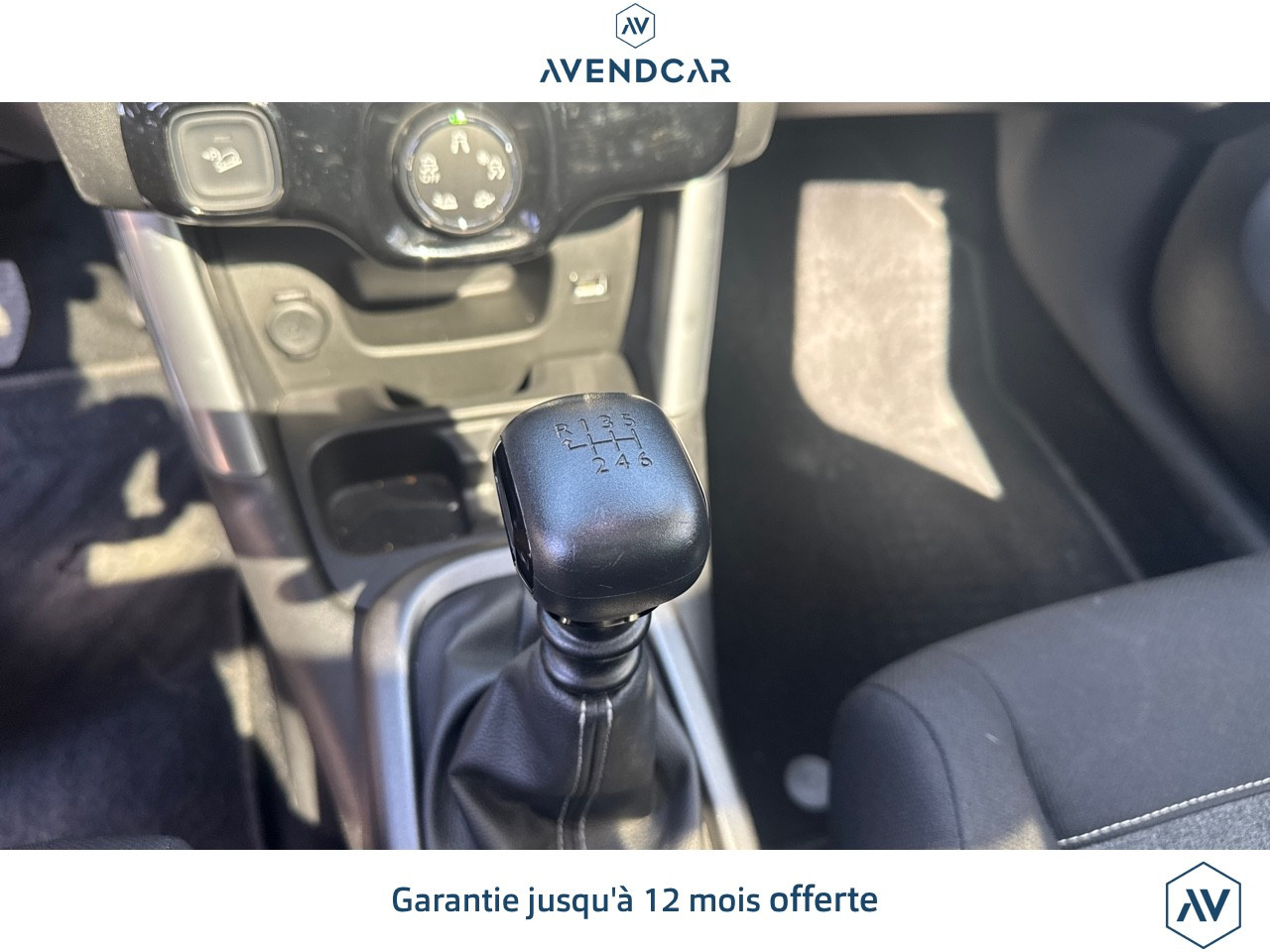 
                                                Voiture
                                                 C3 AIRCROSS 1.5 BLUEHDI 100 SHINE START-STOP