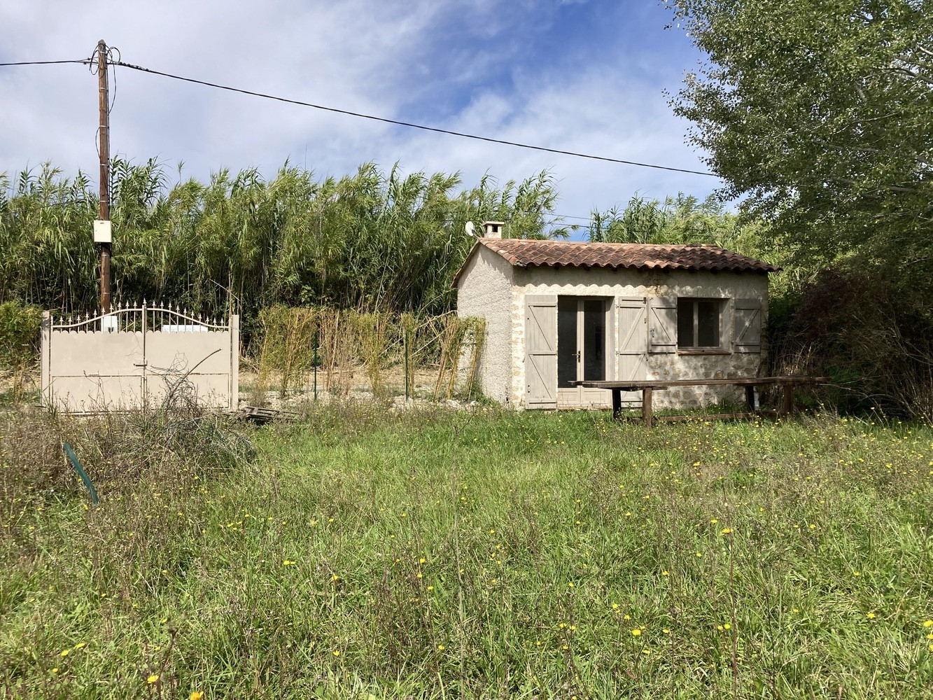 
                                                Vente
                                                 Cabanon de 18 m² sur 2000 m² de terrain