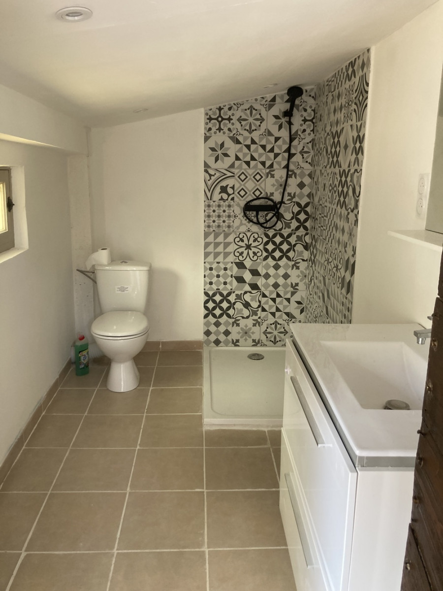 
                                                Vente
                                                 cabanon en dur 31 m² sur 2000 m²