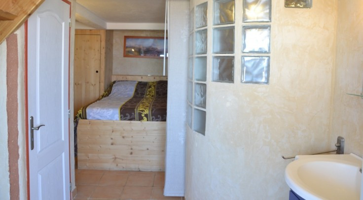 
                                                Location
                                                 CABANON POINTE ROUGE - MO