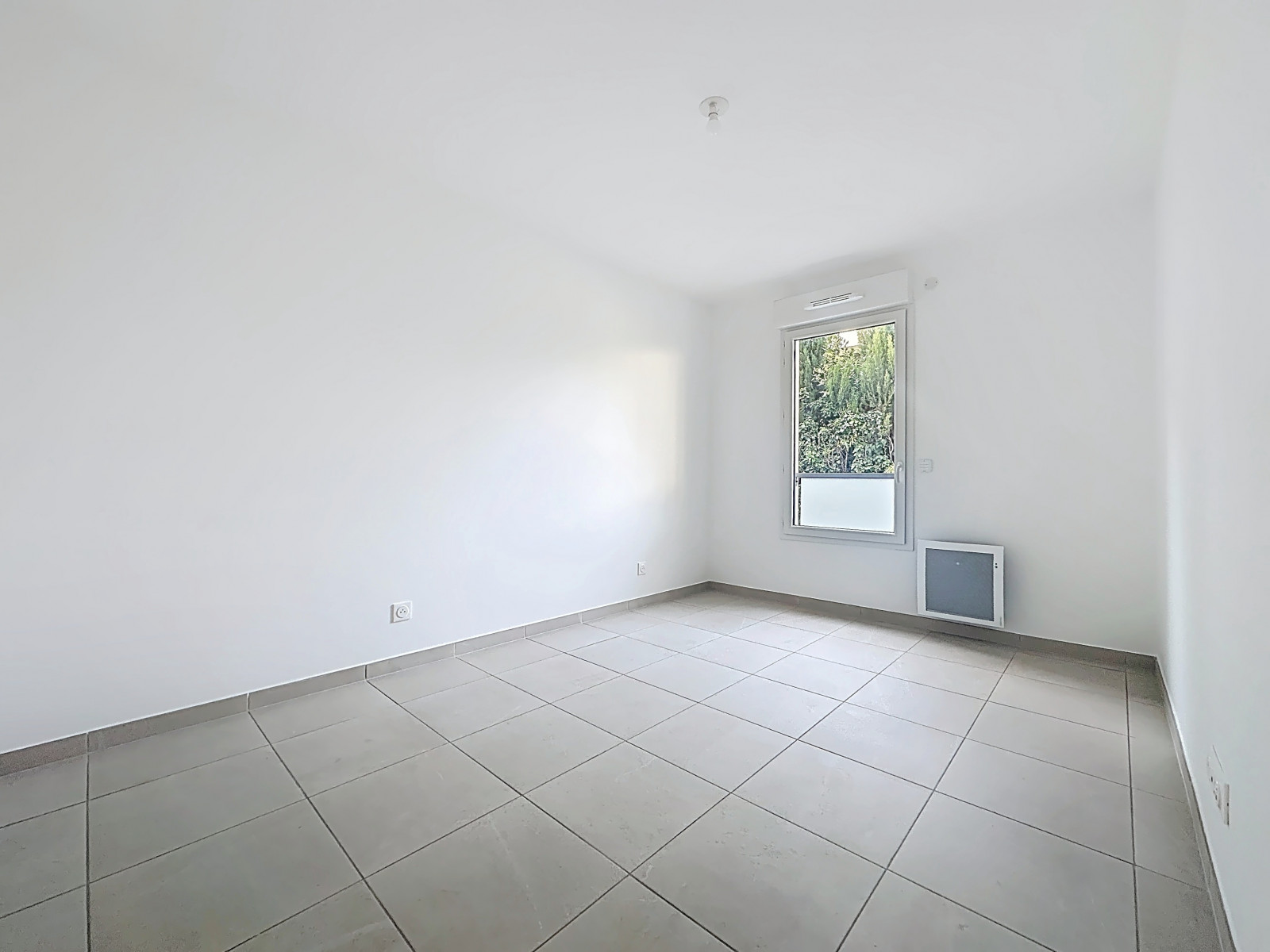 
                                                Location
                                                 Cagnes-Sur-Mer - 2 pièces à louer