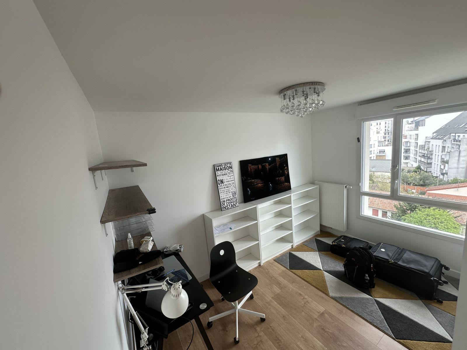 
                                                Location
                                                 Calme et Confort à Bezons - 4 chambres