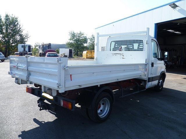 
                                                Utilitaire
                                                 Camion benne Iveco Daily 35c11 9 CV