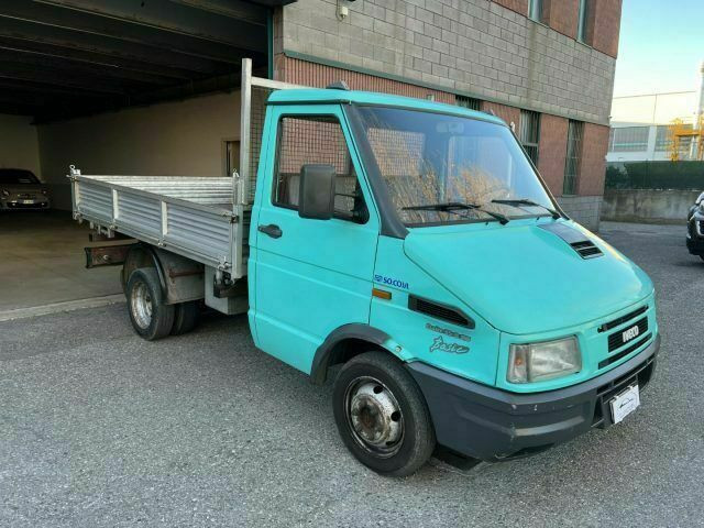 
                                                Utilitaire
                                                 Camion Benne Iveco Daily