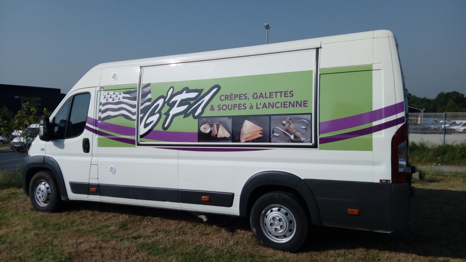 
                                                Voiture
                                                 Camion Food Truck