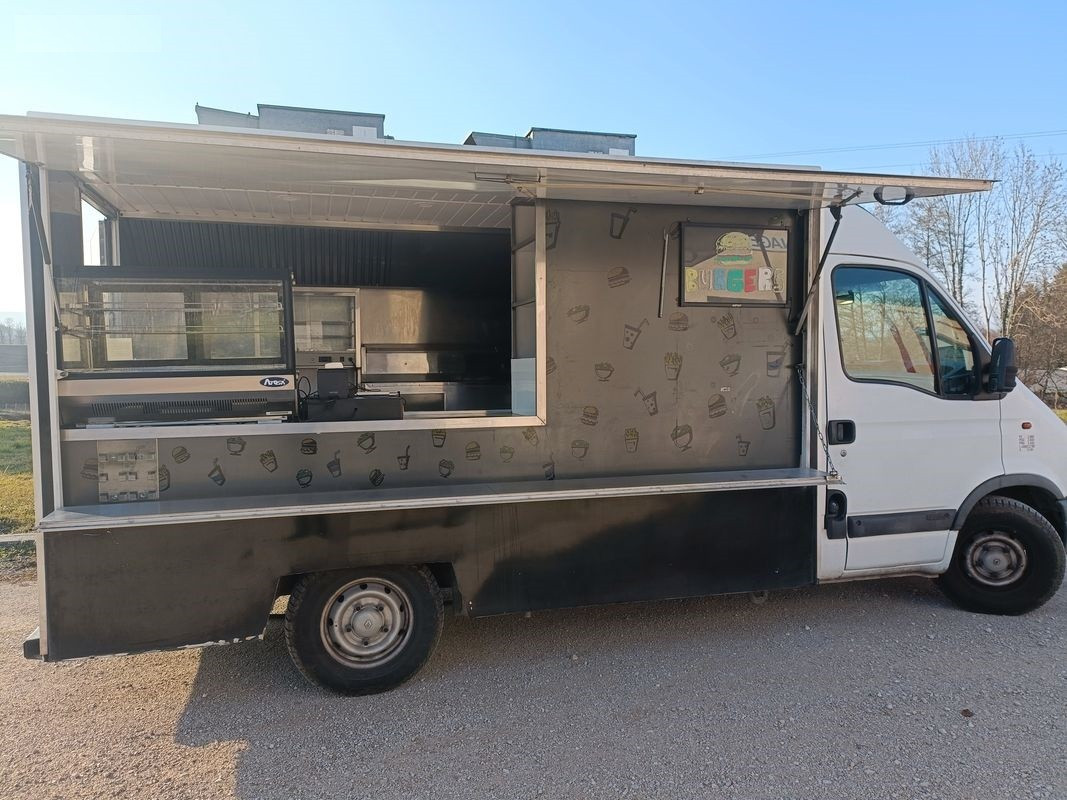 
                                                Utilitaire
                                                 Camion Food truck RENAULT MASTER