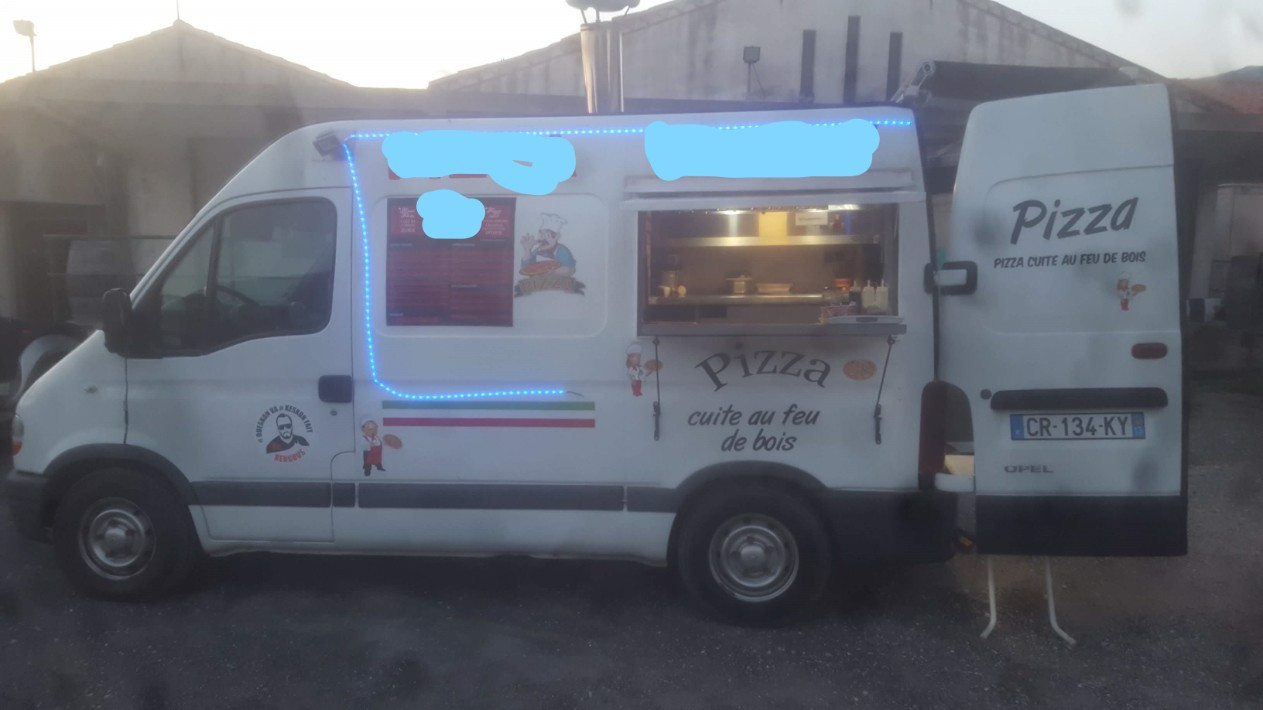 
                                                Utilitaire
                                                 CAMION PIZZA FEU DE BOIS