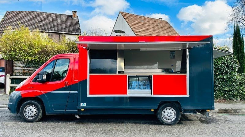 
                                                Utilitaire
                                                 Camion Pizza feu de bois Food Truck VASP