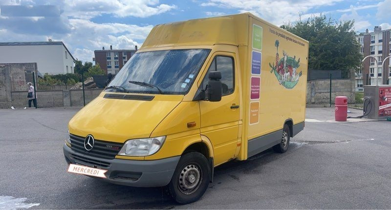 
                                                Utilitaire
                                                 Camion Sprinter 313cdi food truck ,pizza ,magasin