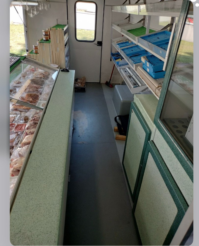 
                                                Matériel Restauration
                                                 camion vitrine réfrigérée