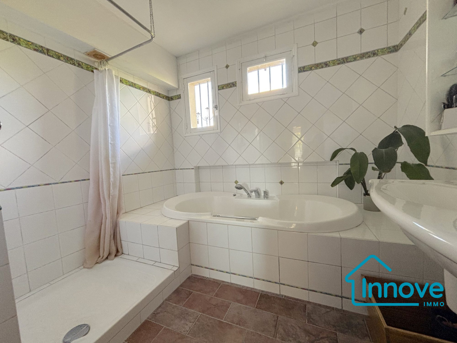 
                                                Vente
                                                 Canal de Brienne : Appartement T5 avec balcon