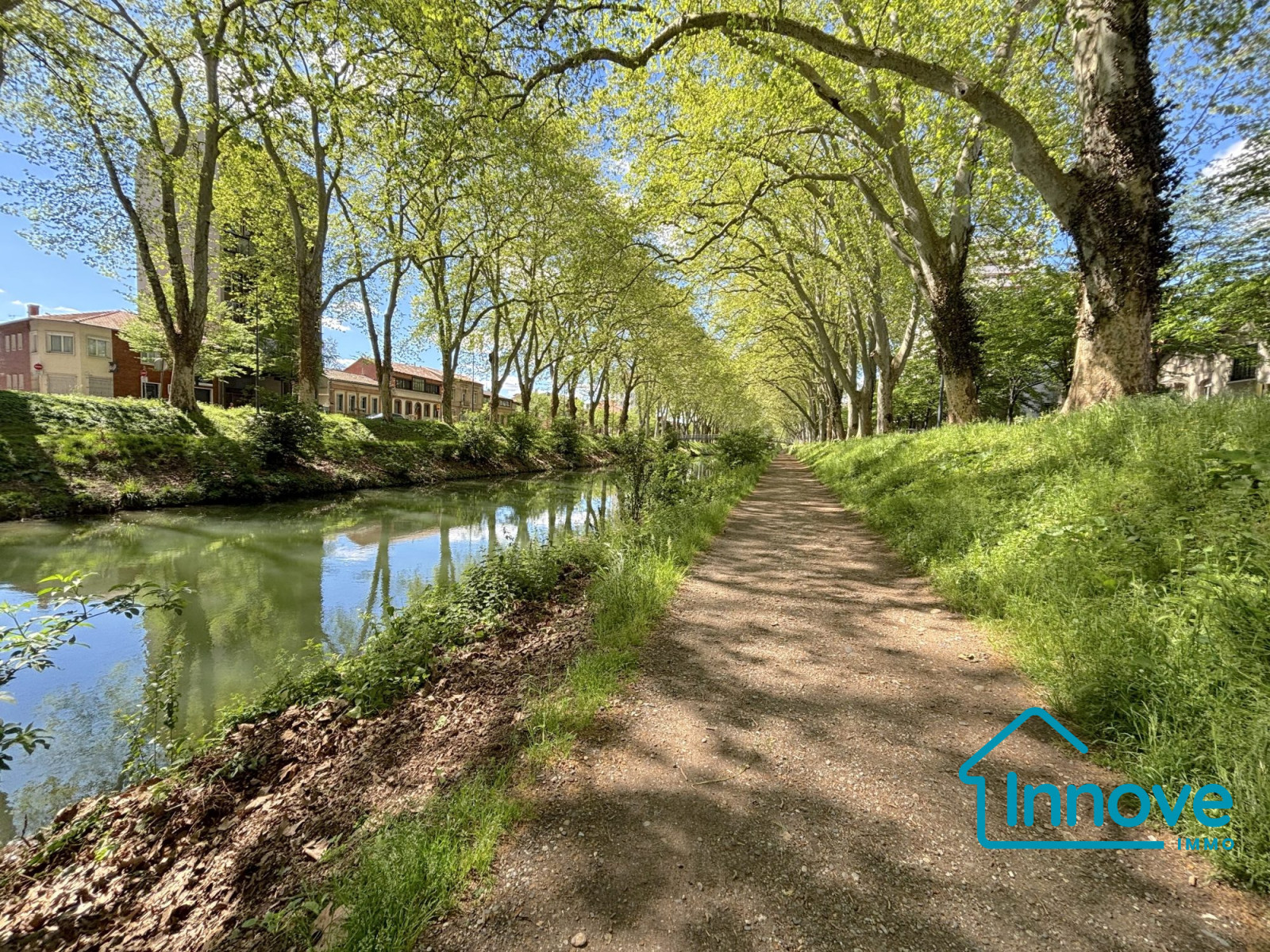 
                                                Vente
                                                 Canal de Brienne : Appartement T5 avec balcon