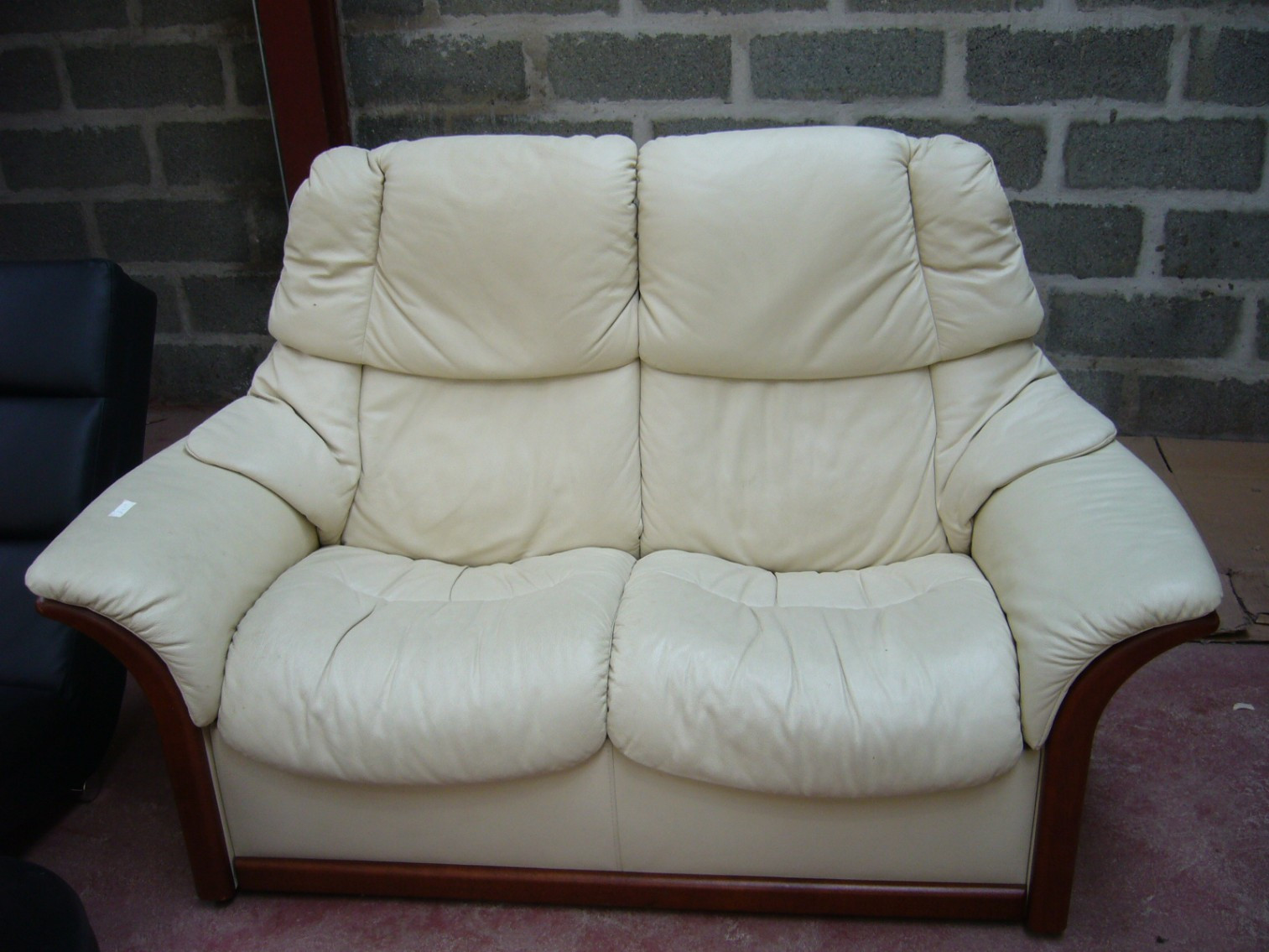 
                                                Meuble
                                                 Canapé cuir beige, promotion