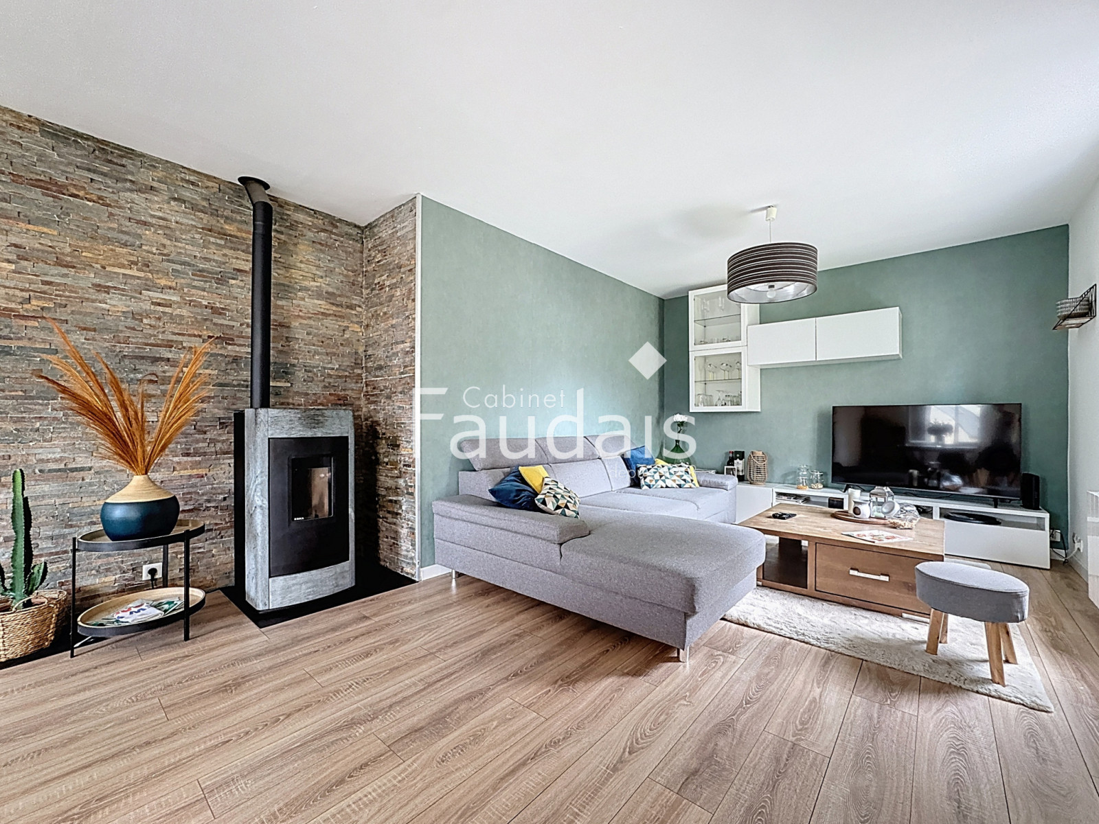 
                                                Vente
                                                 CANISY 6 pièces 123 m2  548 m2 de terrain Vie de plain pied
