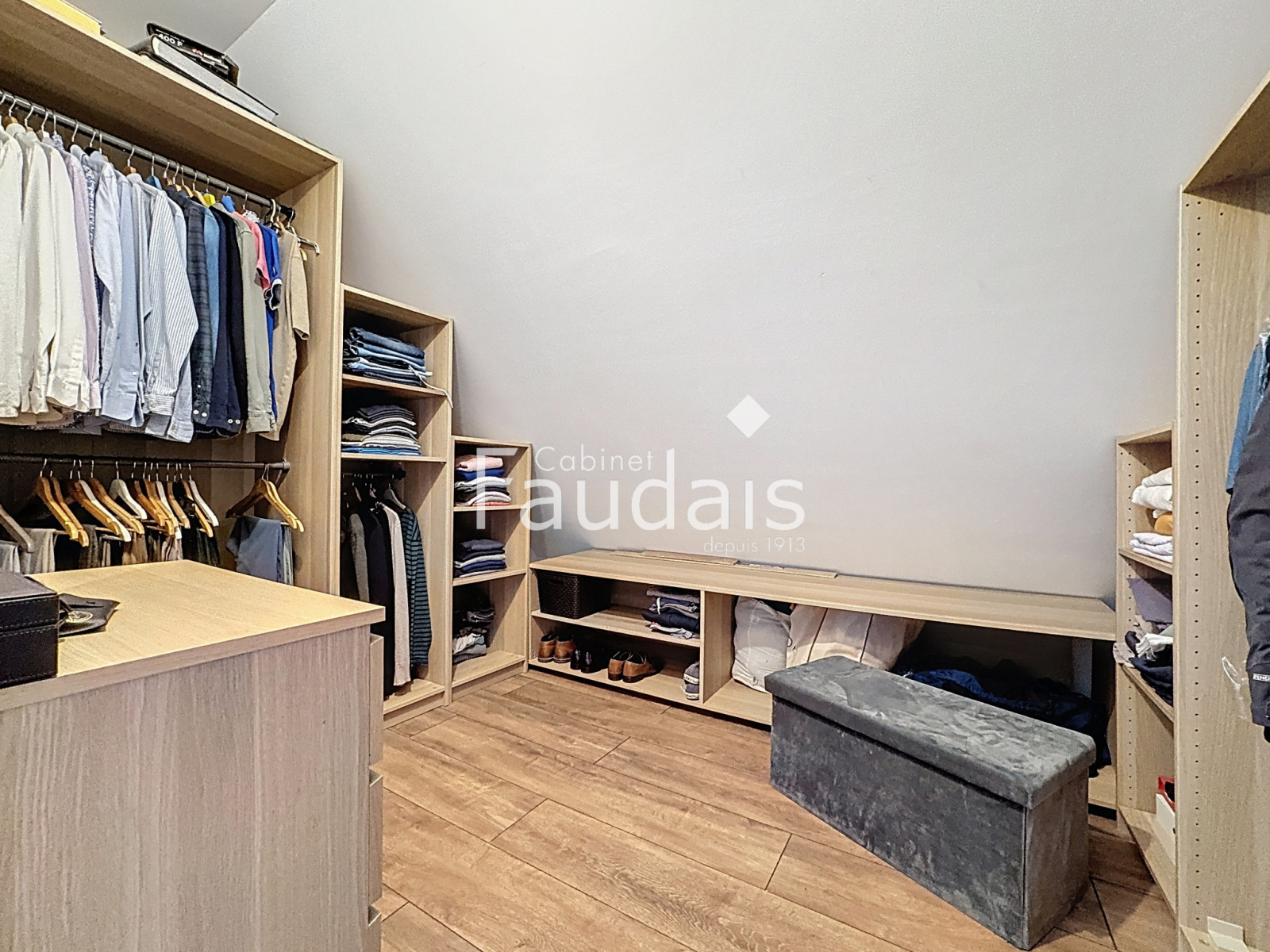 
                                                Vente
                                                 CANISY 6 pièces 123 m2  548 m2 de terrain Vie de plain pied