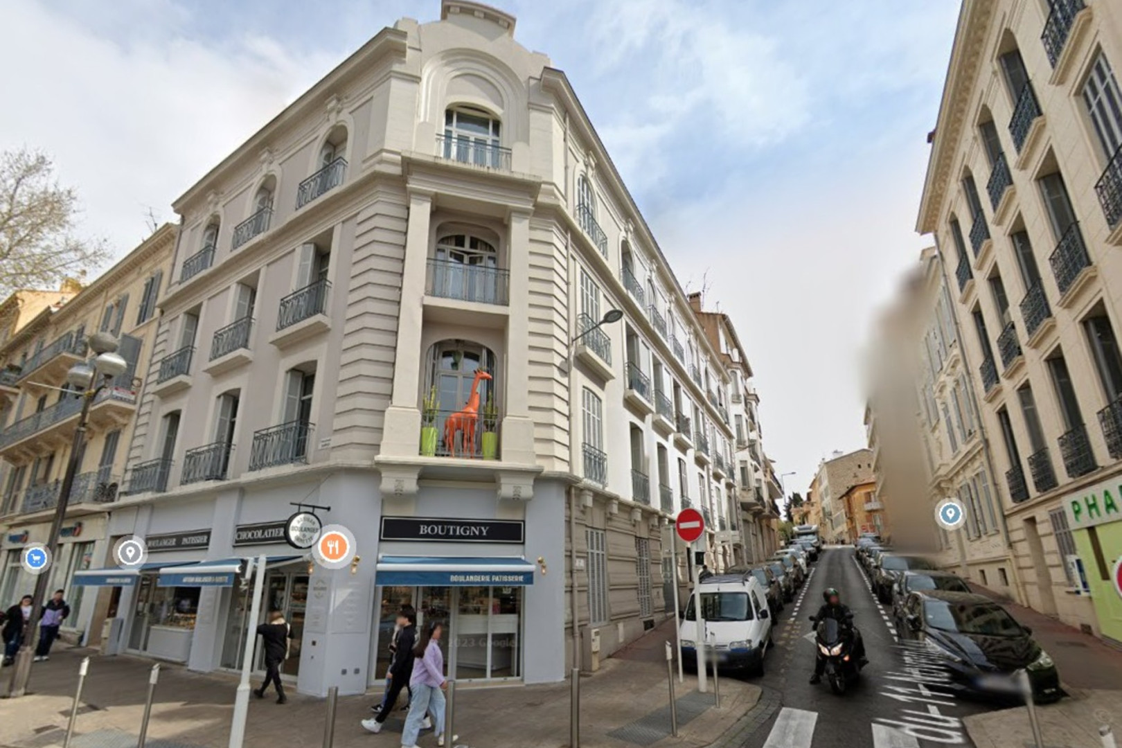 
                                                Vente
                                                 Cannes Bas Carnot appartement 3 pièces au calme parfait état meublé