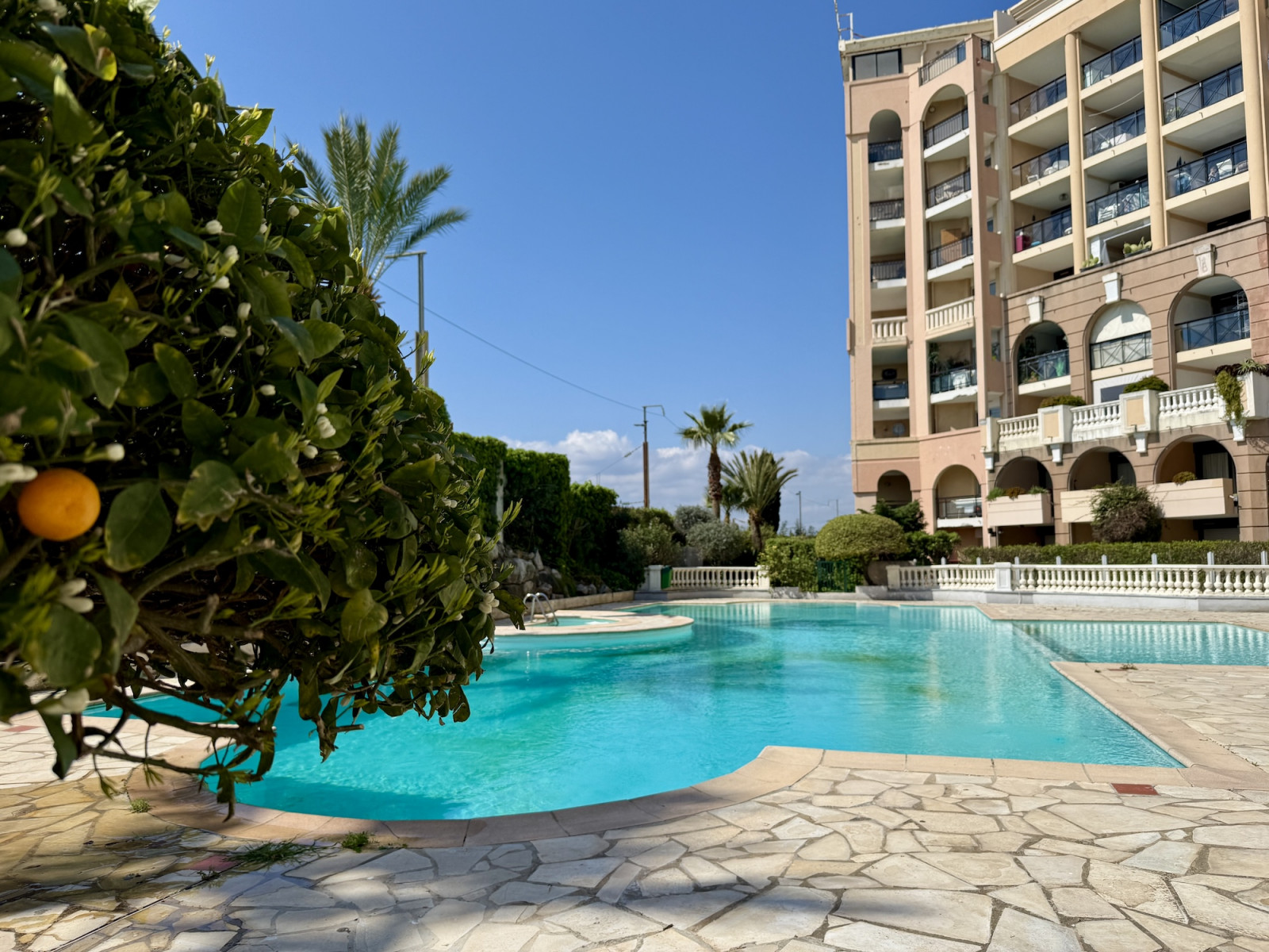 
                                                Vente
                                                 Cannes-la Bocca - Petit 3 pièces de 38 m2 situé à proximité des plages