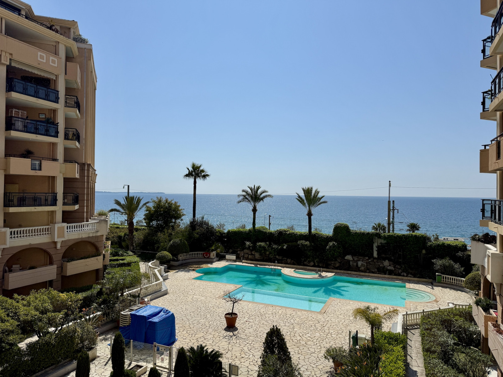 
                                                Vente
                                                 Cannes-la Bocca - Petit 3 pièces de 38 m2 situé à proximité des plages