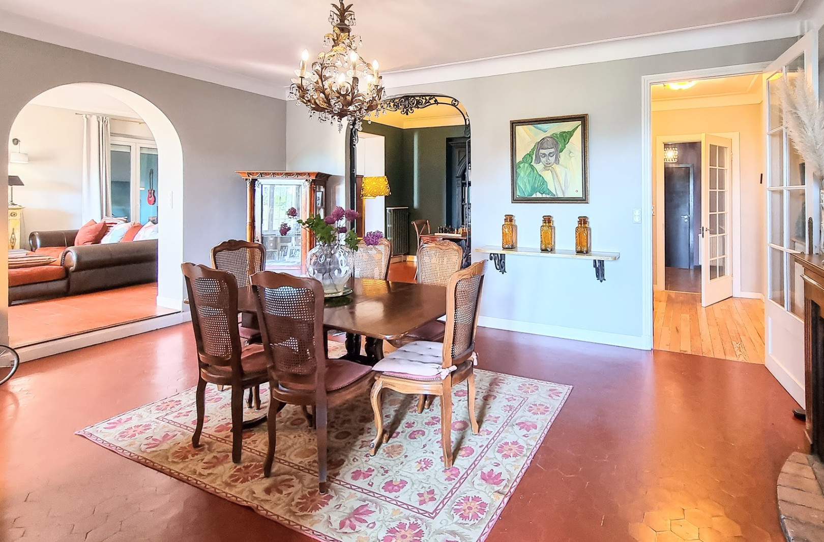 
                                                Vente
                                                 Cannes Le Cannet Propriété de 530m2 et pres de 3000m2 de terrain VUE MER