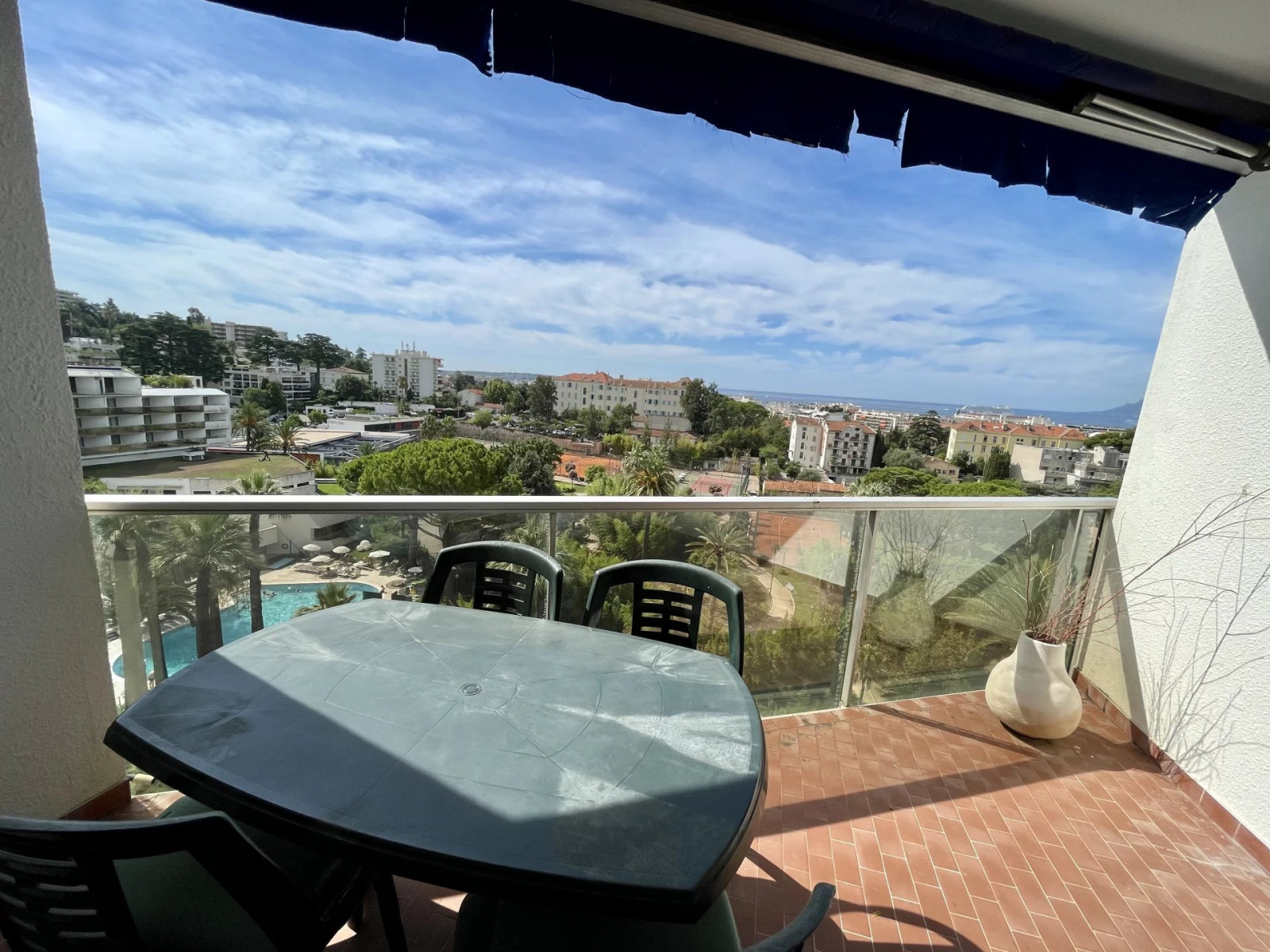
                                                Vente
                                                 CANNES, Montfleury : Grand appartement, terrasses, vue mer, pisc