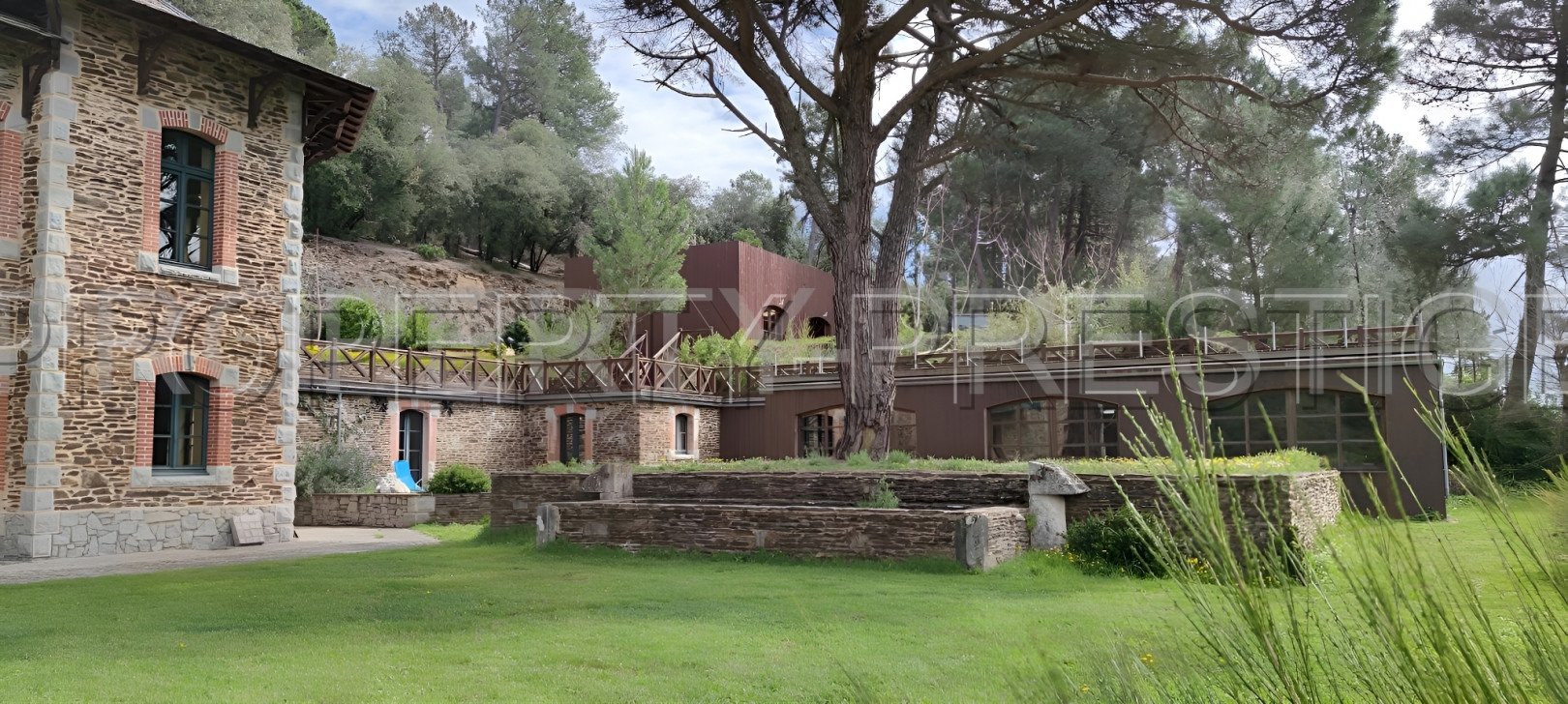 
                                                Vente
                                                 CARCASSONNE MAISON DE MAITRE 25 HA
