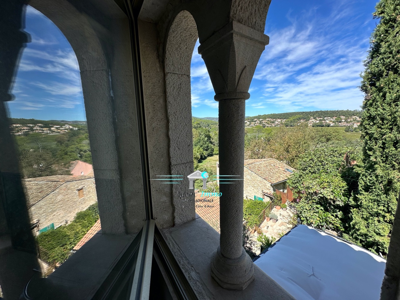 
                                                Vente
                                                 Carcès (Var) - Maison de maître