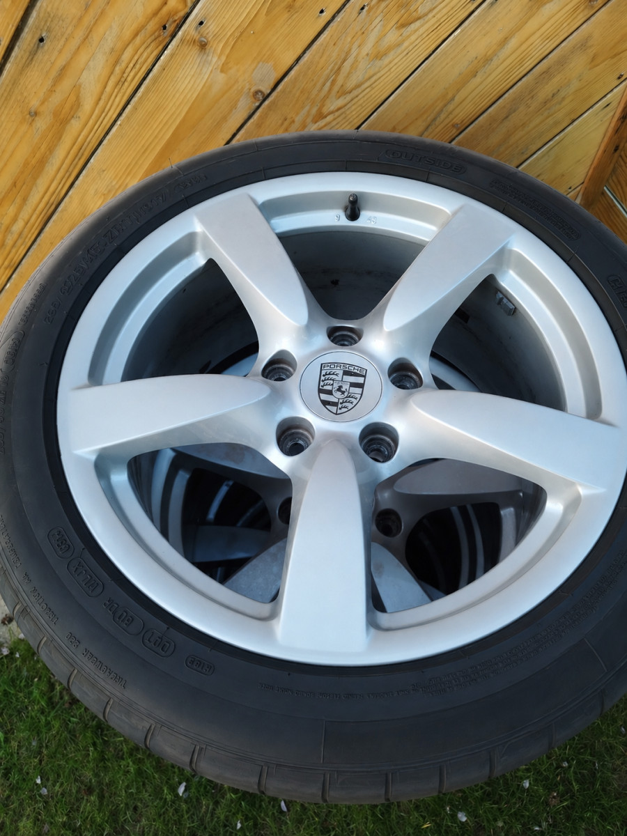 
                                                Voiture
                                                 CAYMAN Porsche Cayman I (987) 3.4 S Sport