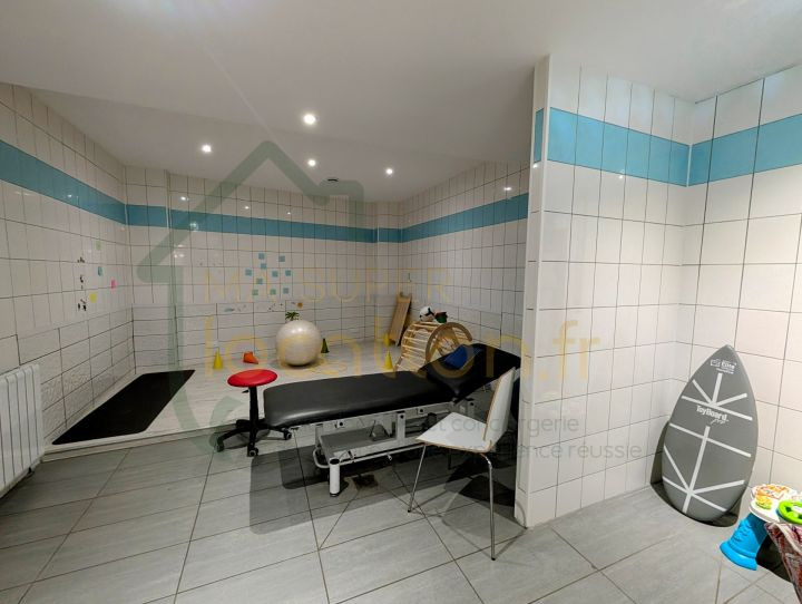 
                                                Vente
                                                 Centre paramédical avec piscine - Rentabilité nette 8%